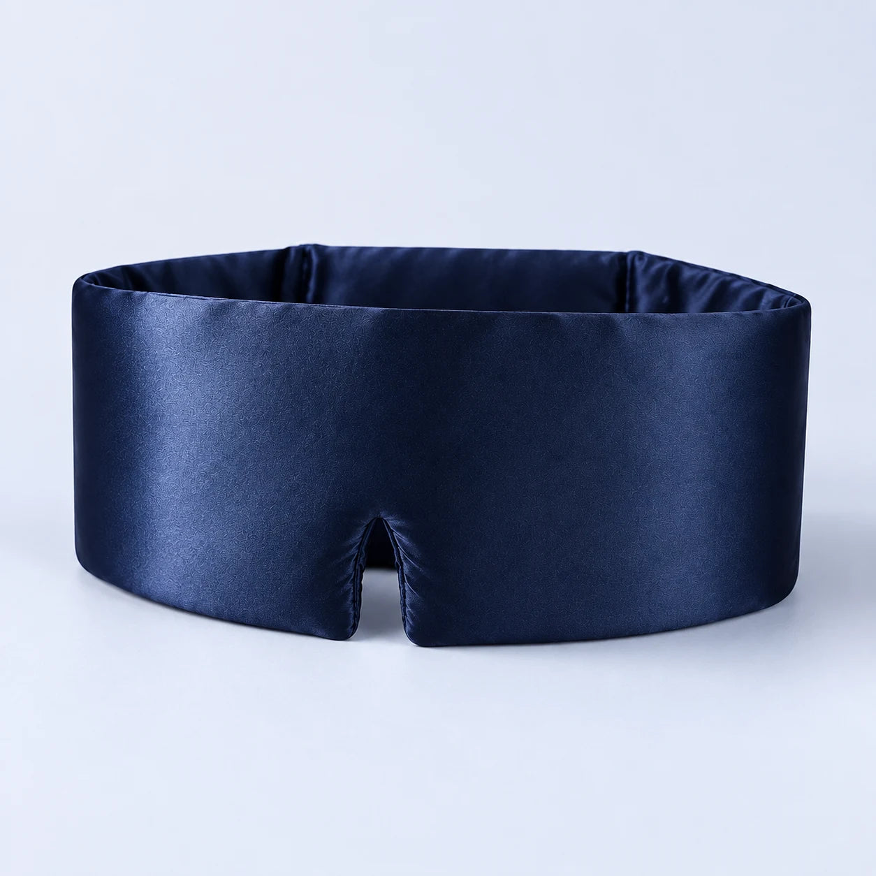 Masque de nuit La Chambre 22 en soie bleu nuit